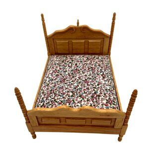 Decorative Miniature Wooden Bed Floral Mattress Dollhouses 5x2x5approx.